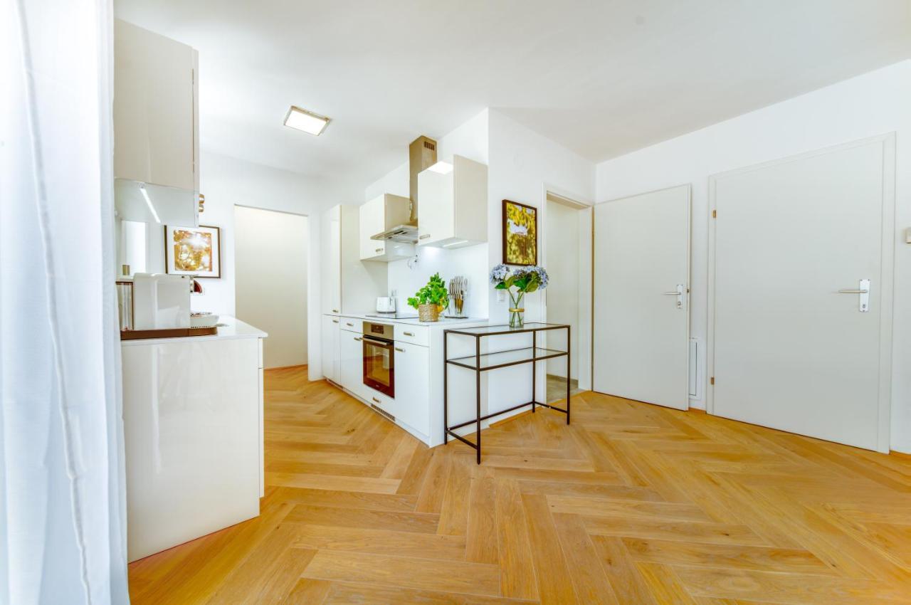 Smile Apartments Burggasse Krems an der Donau Exterior photo